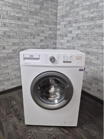 Стиральная машина Beko WRS54P1BSW Стиральная машина Beko WRS54P1BSW
